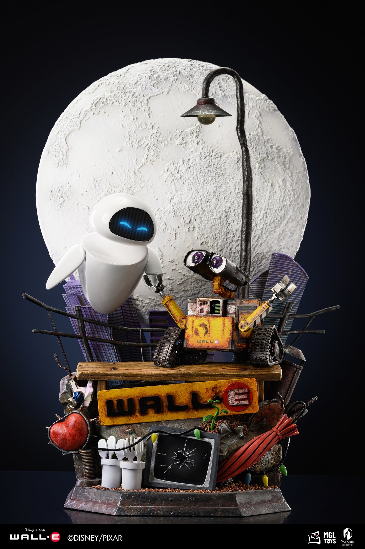 MGL TOYS - WallE and Eve (Licensed by Disney/PIXAR) [PRE-ORDER]